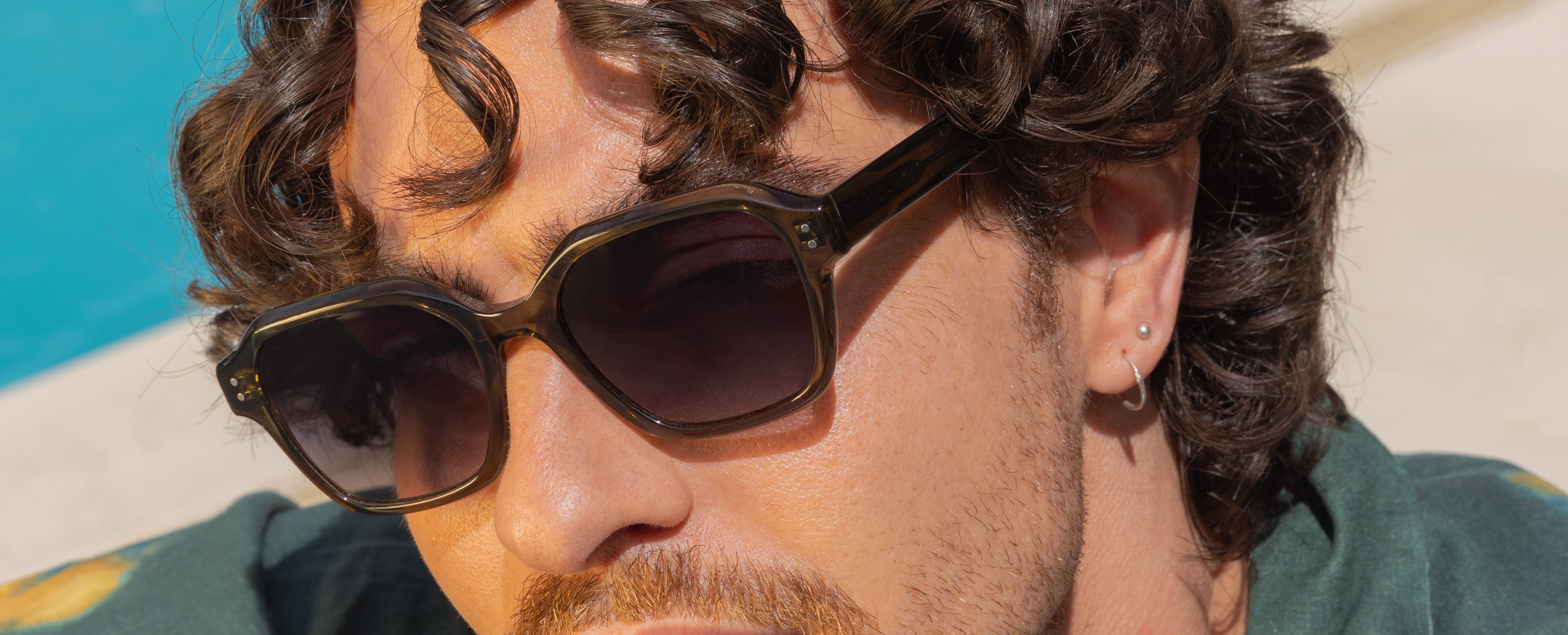 Lunettes de soleil vertes