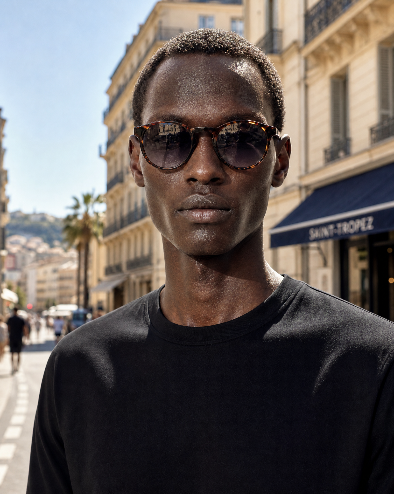 Lunettes de soleil Elie M Ecaille — monture pantos, portées par un homme