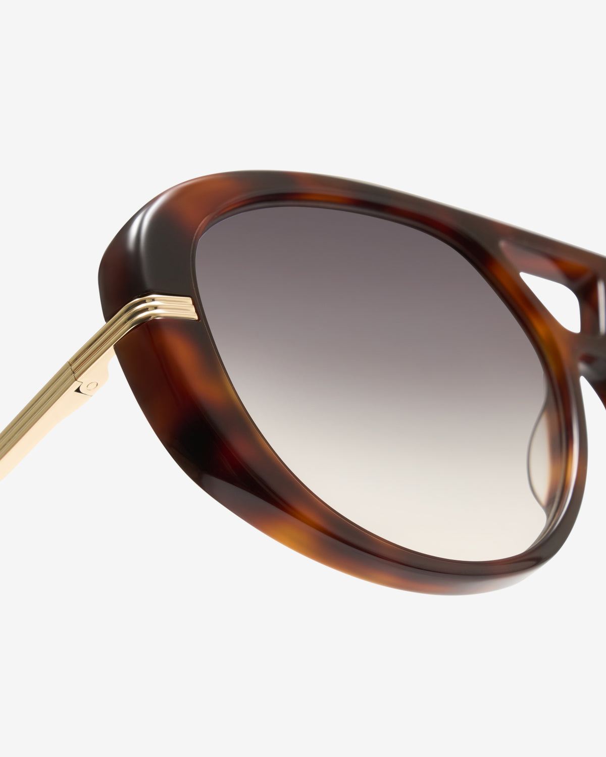 Lunettes de soleil Selena Ecaille — gros plan sur la charnière