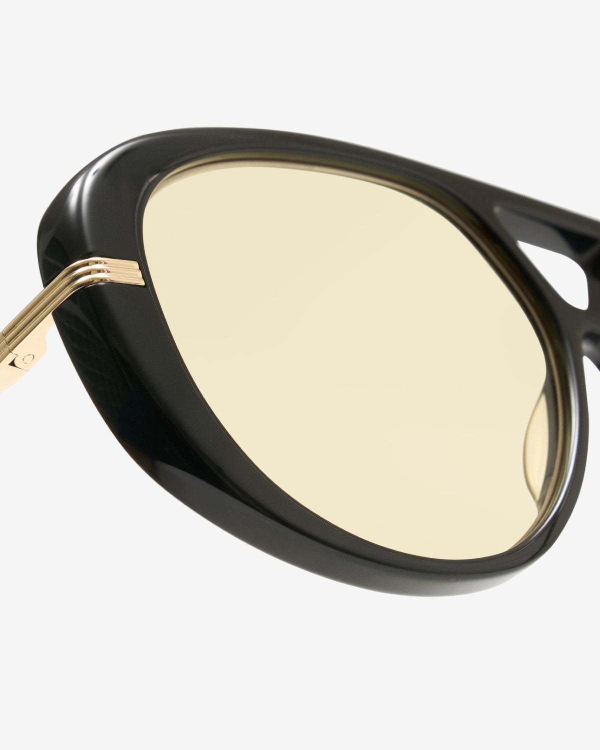 Lunettes de soleil Selena Noir — gros plan sur la charnière