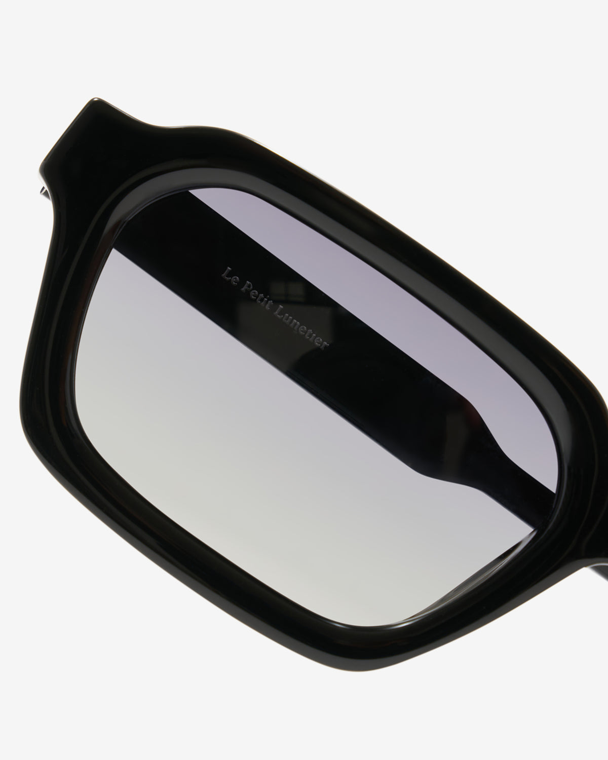 Lunettes de soleil Zava Noir — monture carré acétate, vue de trois-quarts