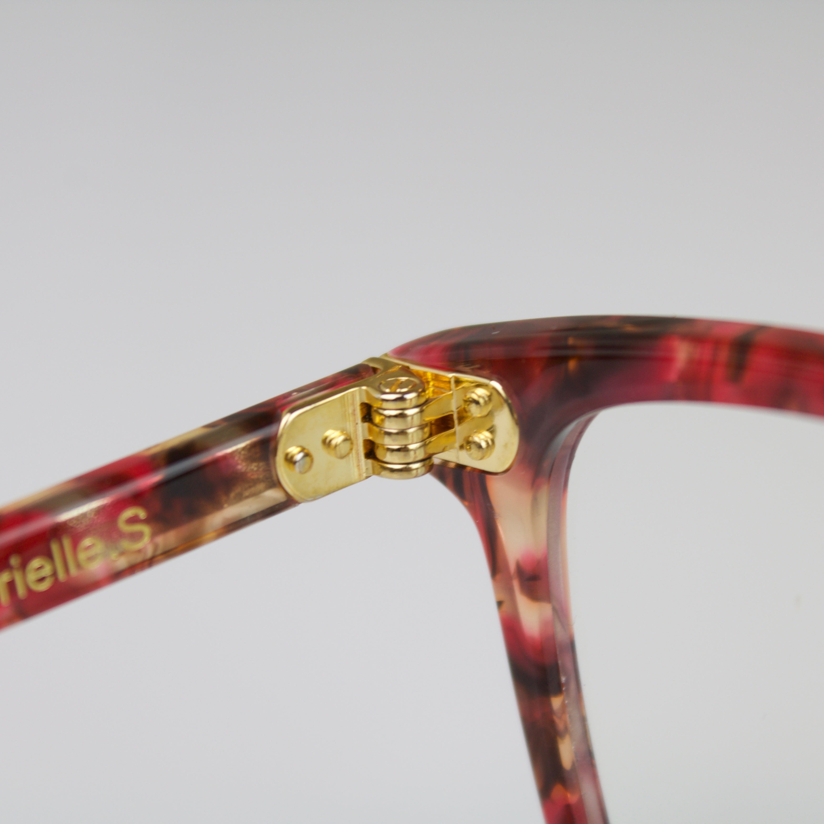 Gabrielle.S Rubis - Lumière Bleue