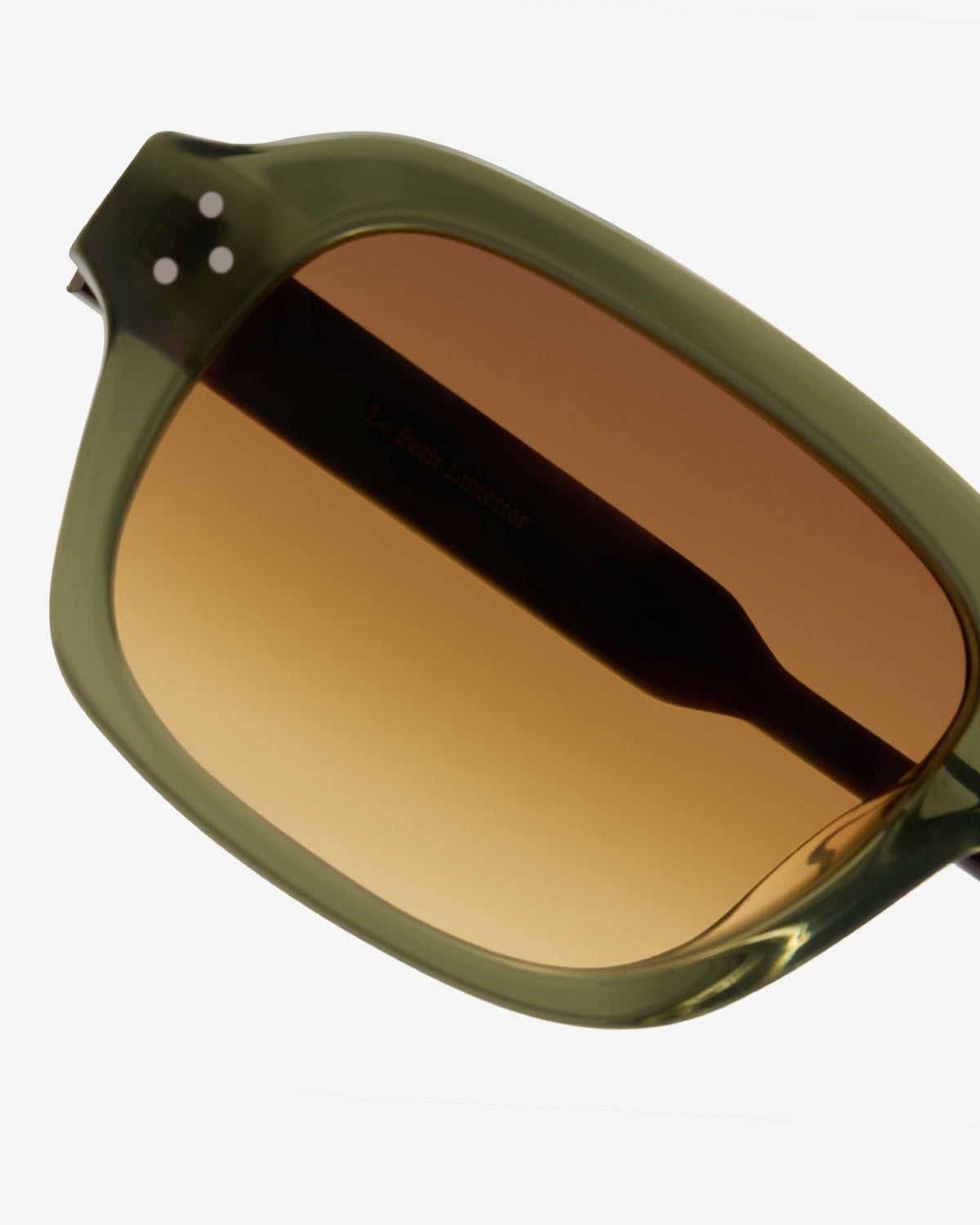 Lunettes de soleil Cade Olive — gros plan sur la charnière