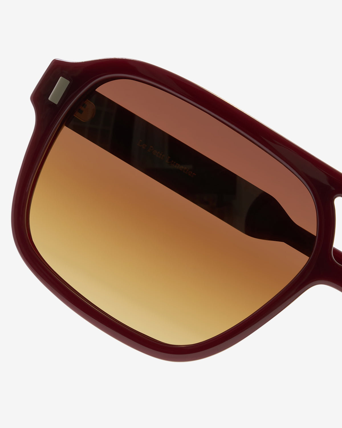 Lunettes de soleil Keanu Grenat — monture ovale acétate, vue de trois-quarts