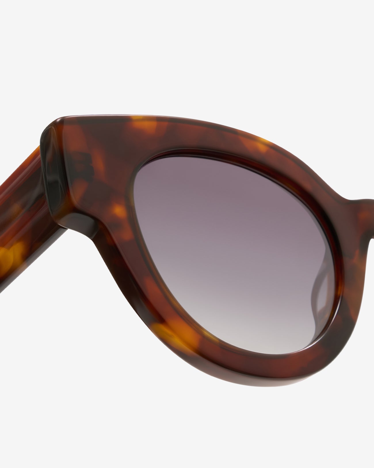 Lunettes de soleil Vesta Ecaille Ambre — monture pantos acétate, vue de trois-quarts