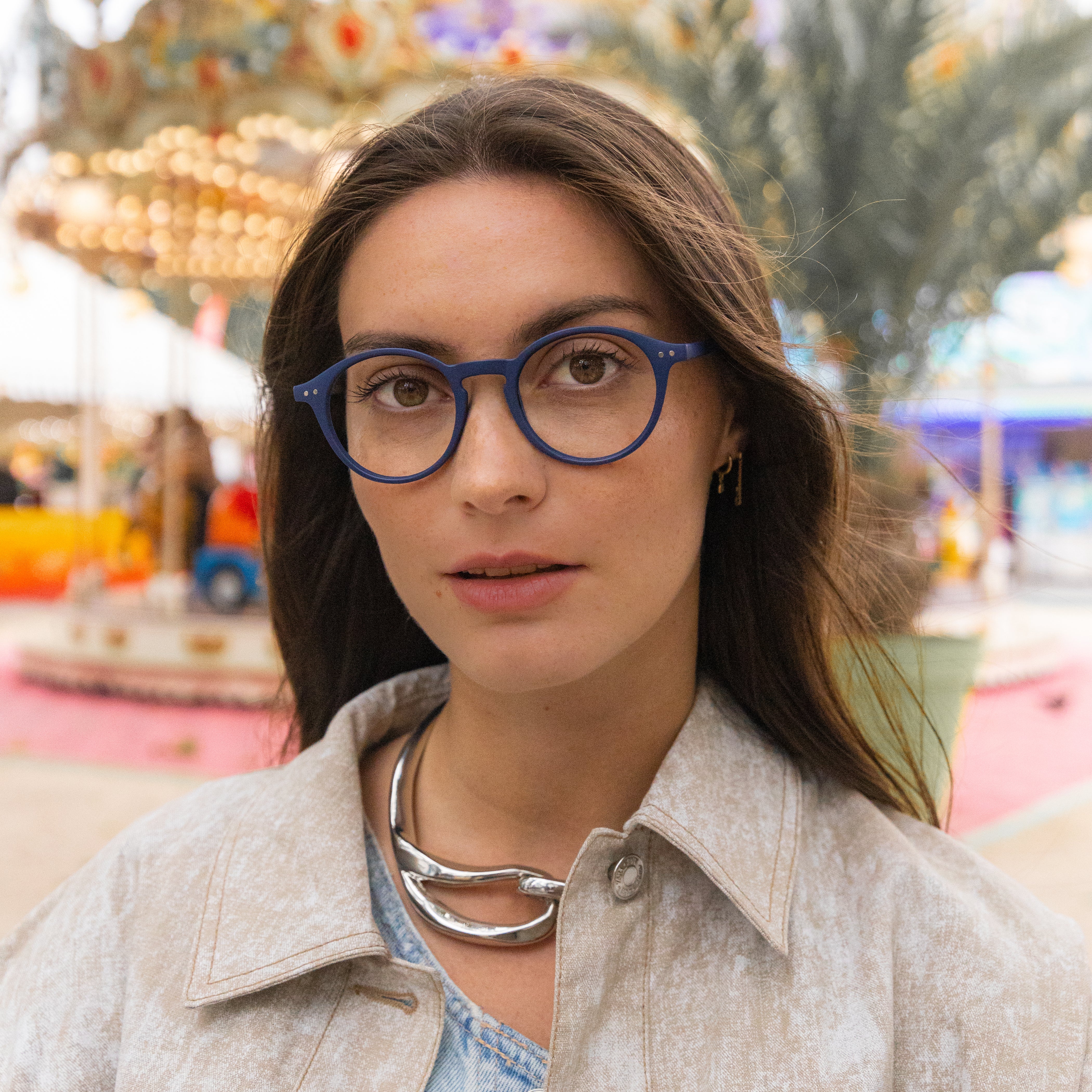 Lois.L Blue - Blue Light