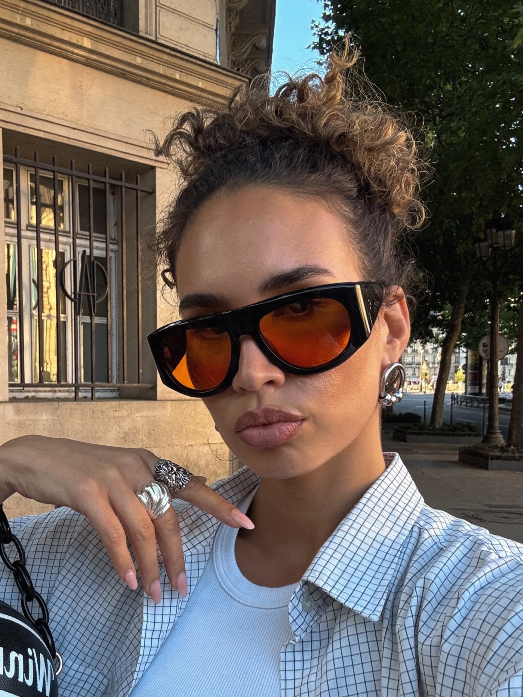 Monica Noir et Orange - Solaire